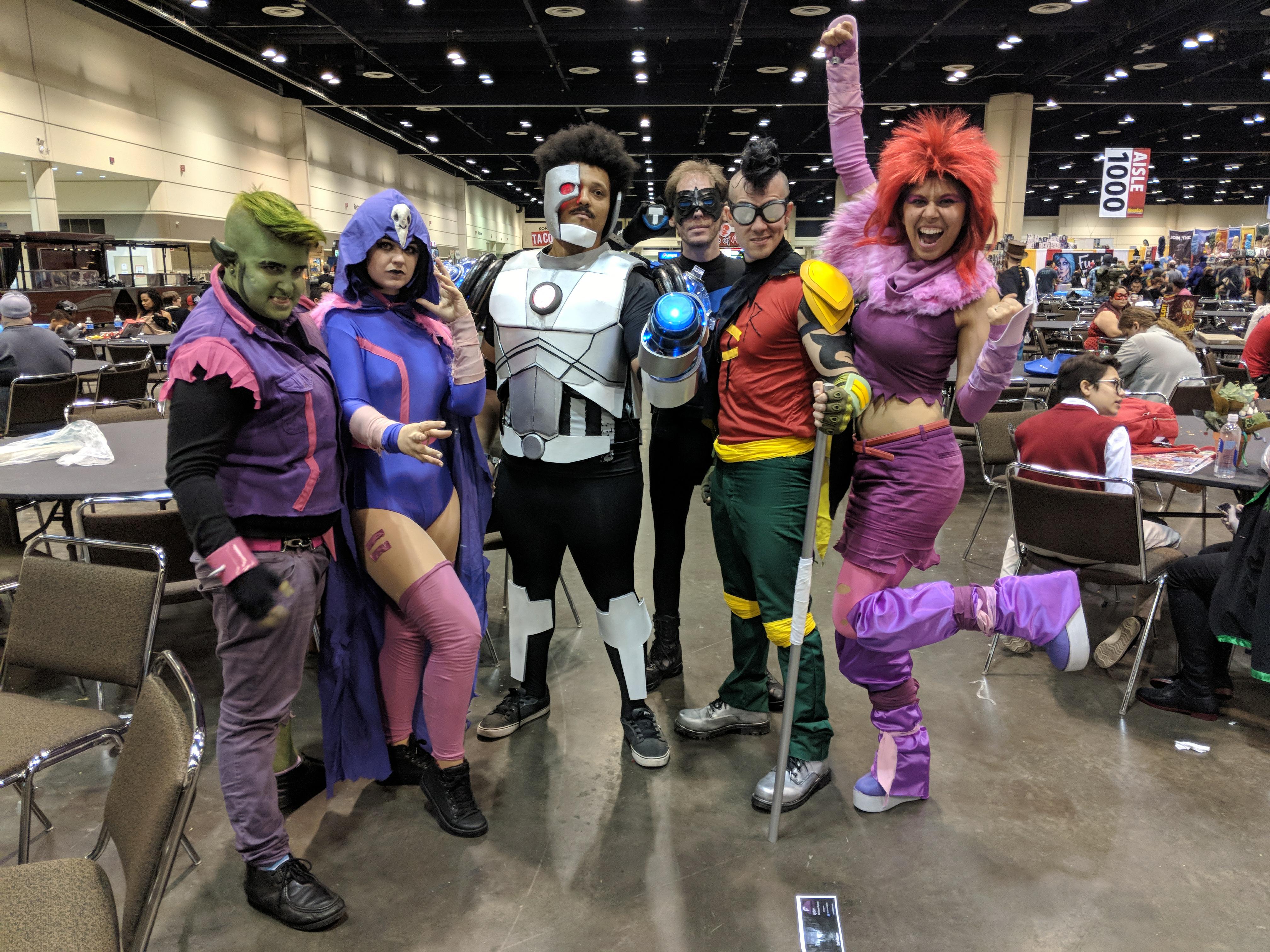 The Night Begins to Shine cosplay at Megacon Orlando! : r/teentitans