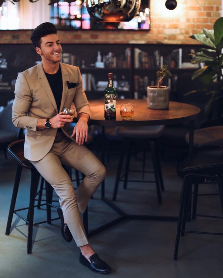 What to wear to the bar: outfit ideas for every night out