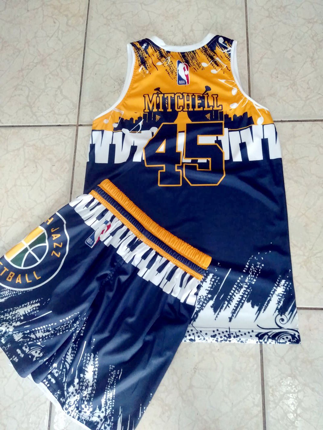 Professional design basketball uniforms quick dry breathable stitched