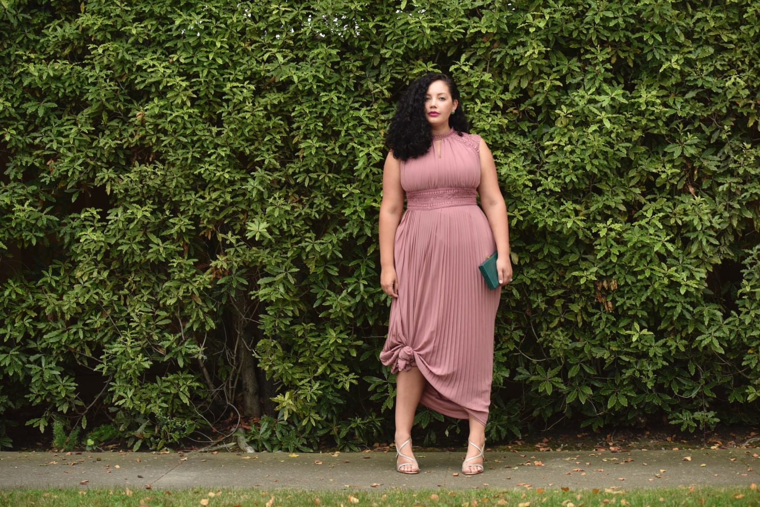 Plus Size Date Outfits-20 Ways To Dress Up For First Date